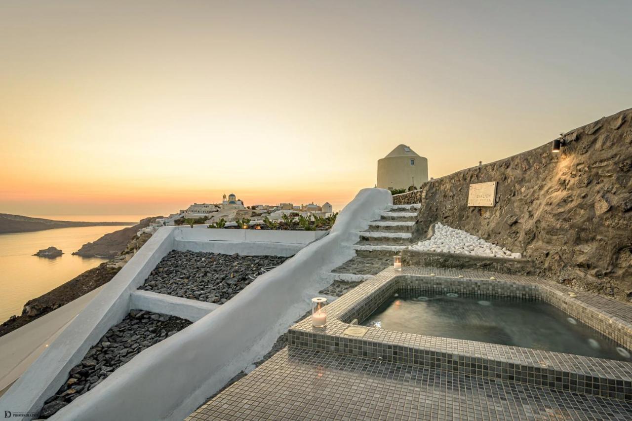 Enalion Suites Oia  Bagian luar foto