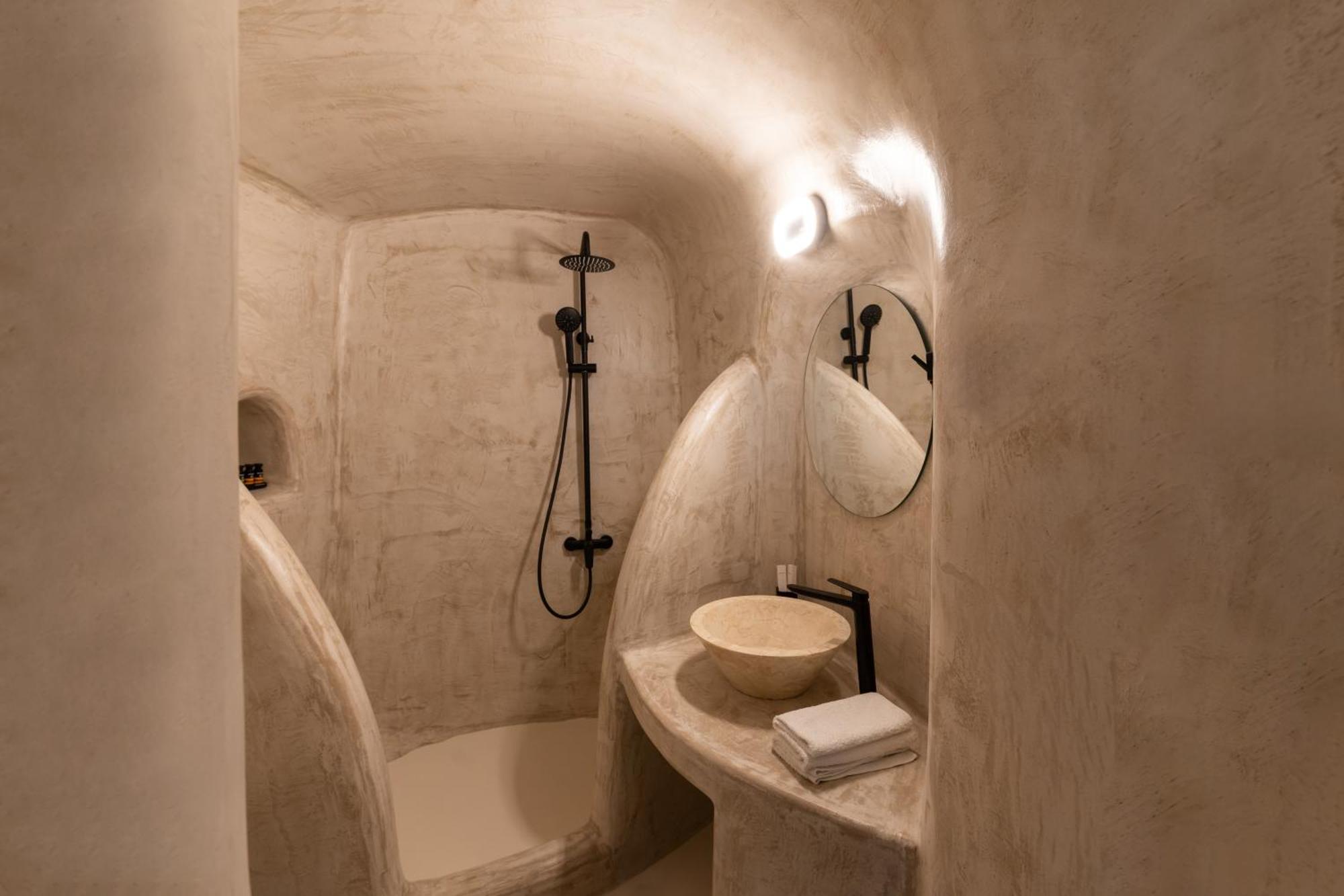 Enalion Suites Oia  Bagian luar foto