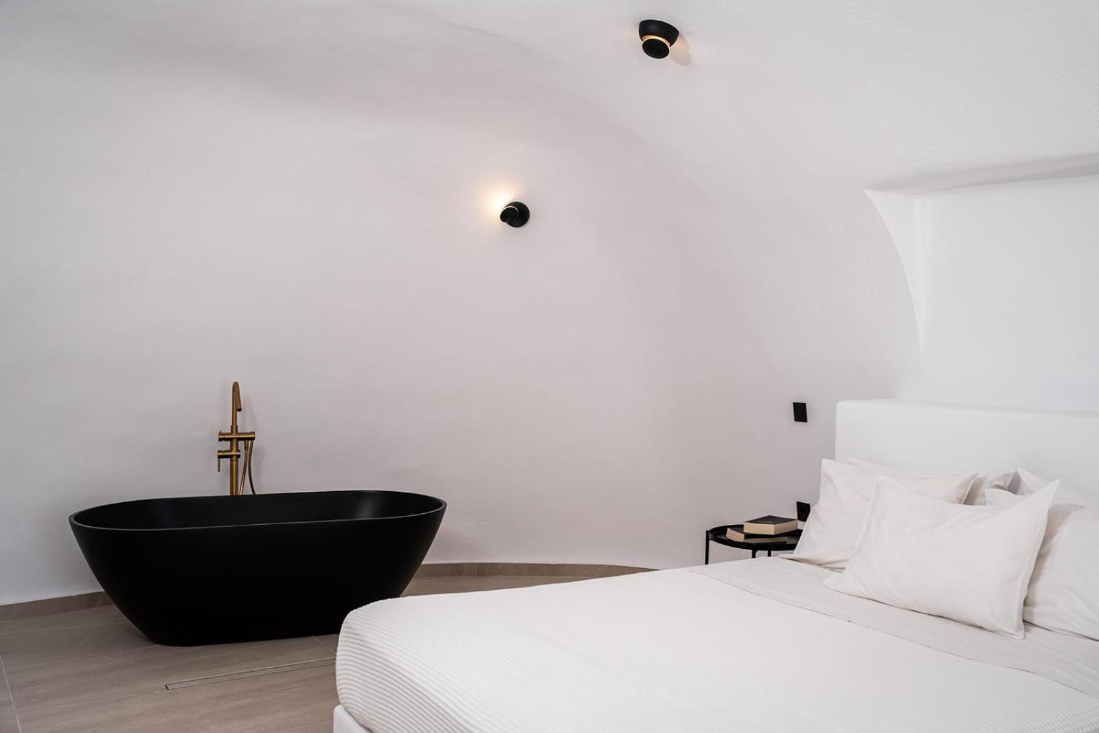 Enalion Suites Oia  Bagian luar foto