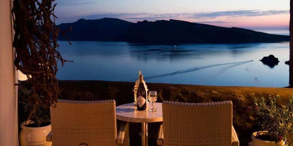 Enalion Suites Oia  Bagian luar foto