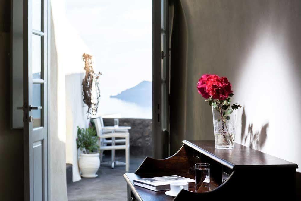 Enalion Suites Oia  Bagian luar foto